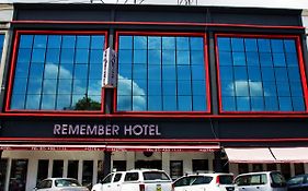 Remember Hotel Batu Pahat Exterior photo