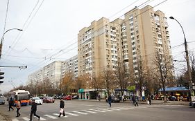 Apartment Deluxe On Moscow Avenue Kischinau Exterior photo