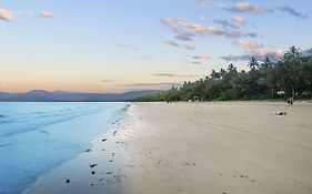 Aparthotel By The Sea Port Douglas Exterior photo