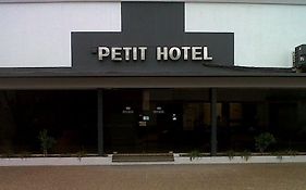 Petit Hotel Chivilcoy Exterior photo