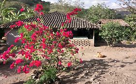 Gasthaus La Ceibita Tours Los Potrerillos Exterior photo