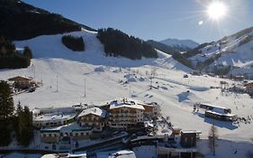 Wellness- und Familienhotel Egger Saalbach Exterior photo