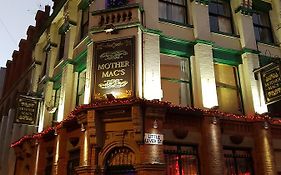 Bed and Breakfast Mother Macs Manchester Exterior photo