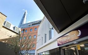 Premier Inn Southwark Borough High St London Exterior photo