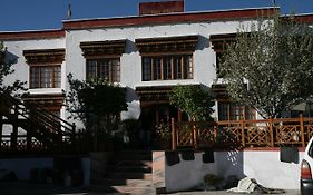 The Lotus Hotel Leh Exterior photo