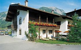 Aparthotel Chalet Hilde Lech am Arlberg Exterior photo