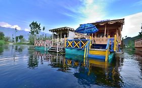 Hotel Golden Hopes Group Of Houseboats Srīnagar Exterior photo