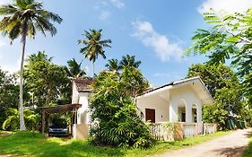 Villa Wellington Hikkaduwa Exterior photo