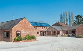 Bed and Breakfast Wold Escapes, Highfield Farm Driffield Exterior photo