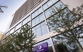 Premier Inn London Stratford Exterior photo