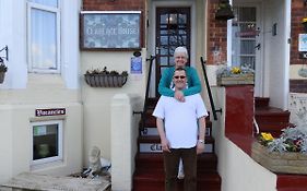 Hotel Clarence House Skegness Exterior photo