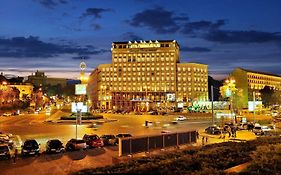 Hotel Dnipro Kiew Exterior photo