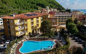 Hotel Bisesti ***S Lake Garda Exterior photo