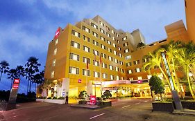 Hotel Ibis Malioboro Yogyakarta Exterior photo