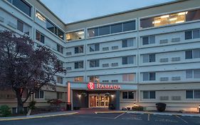 Ramada By Wyndham Downtown Spokane Exterior photo