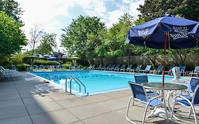 Hotel Courtyard By Marriott New York Laguardia Airport Exterior photo