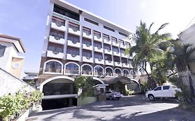 White Knight Hotel Cebu Stadt Exterior photo