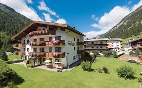 Hotel Garni Romantika St. Leonhard im Pitztal Exterior photo