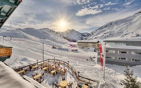 Hotel Arlberghöhe St. Christoph am Arlberg Exterior photo