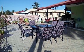 The Red Hut Inn Belize City Exterior photo