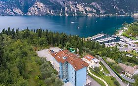 Residence Marina Riva del Garda Exterior photo