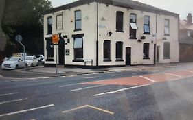 Kings Arms Hotel Farnworth Exterior photo