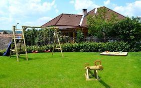 Bed and Breakfast Pension zum Strell Hollabrunn Exterior photo