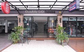 Hostel Double Dd House At Mrt Sutthisarn Bangkok Exterior photo