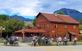 Hotel Antigua Casona Patagonia Futaleufú Exterior photo