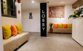 Hotel Lucky House Khaosan Bangkok Exterior photo