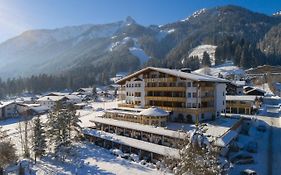 Aparthotel Lechlife Travelhouse Reutte Exterior photo