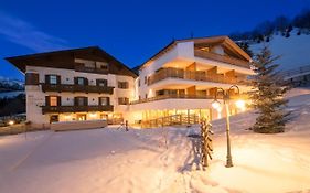 Hotel Restaurant Schaurhof Sterzing Exterior photo