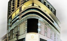 One Central Hotel & Suites Cebu Stadt Exterior photo