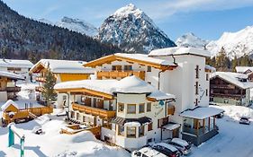 Hotel Enzian Pertisau Exterior photo