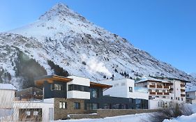 Hotel Alpenresidenz Ballunspitze Galtür Exterior photo