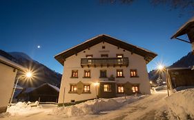 Pension der Steinbock - das Bauernhaus St. Anton am Arlberg Exterior photo
