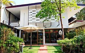 House 23 Guesthouse Bangkok Exterior photo