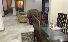 Spacious Apartment In Johar Town Lahore Exterior photo