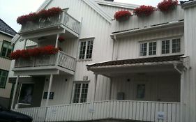 Hotel Holsthuset Losji Grimstad  Exterior photo