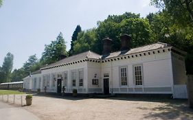 Bed and Breakfast The Old Railway Station Petworth Exterior photo