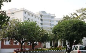 Kstdc Kumarakrupa Hotel Bangalore Exterior photo