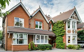 Springwood Guest House Crawley  Exterior photo