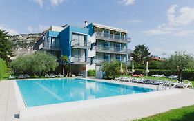 Hotel Holiday Sport&Relax Torbole Sul Garda Exterior photo