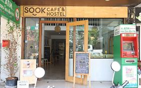 Sook Cafe And Youth Hostel Chiang Rai Exterior photo