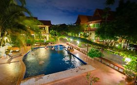 Avila Resort Pattaya Jomtien Beach Exterior photo