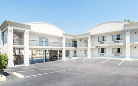 The Longleaf Hotel Raleigh Exterior photo