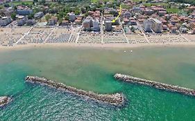 Residence Belvedere Vista - Seafront Rimini Exterior photo