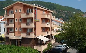 Hotel Fineso Budva Exterior photo