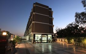 Hotel Galaxy Inn Ahmedabad Exterior photo