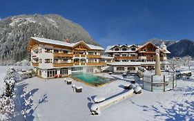 Hotel Edenlehen Mayrhofen Exterior photo